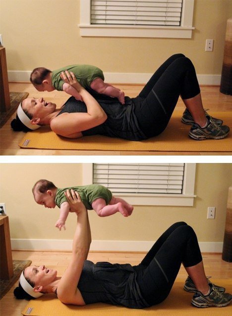 Упражнения с ребенком на руках — фитнес для мам с детьми