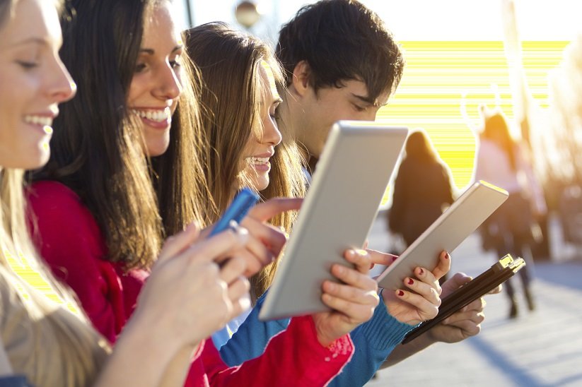 16 приложений, которые должны быть в смартфоне школьника. полезные сервисы для учеников младших и старших классов