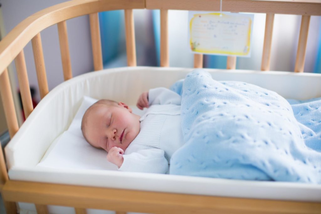 Как наладить нормальный сон ребенка от 1 до 4 лет?