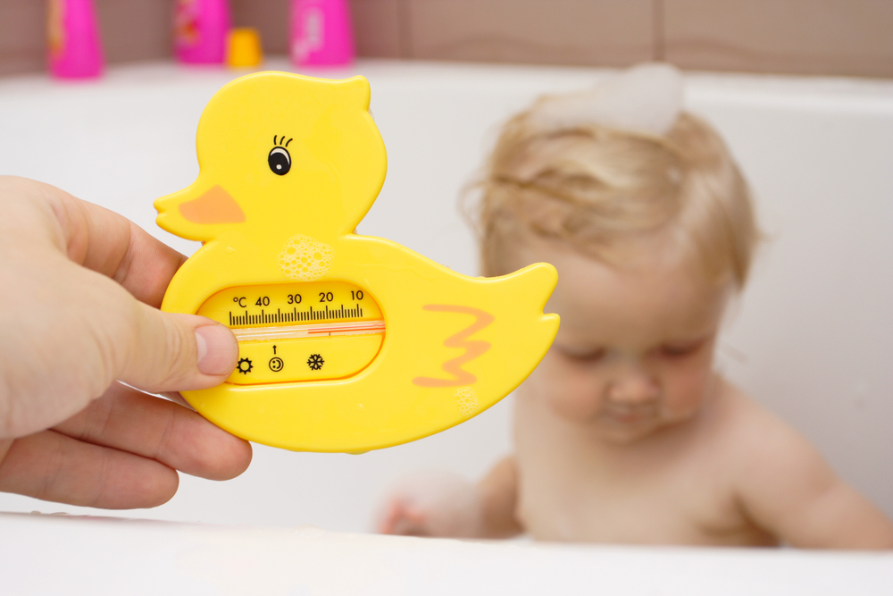 Температура воды для купания новорожденного: регулируем и измеряем - дети-ясли