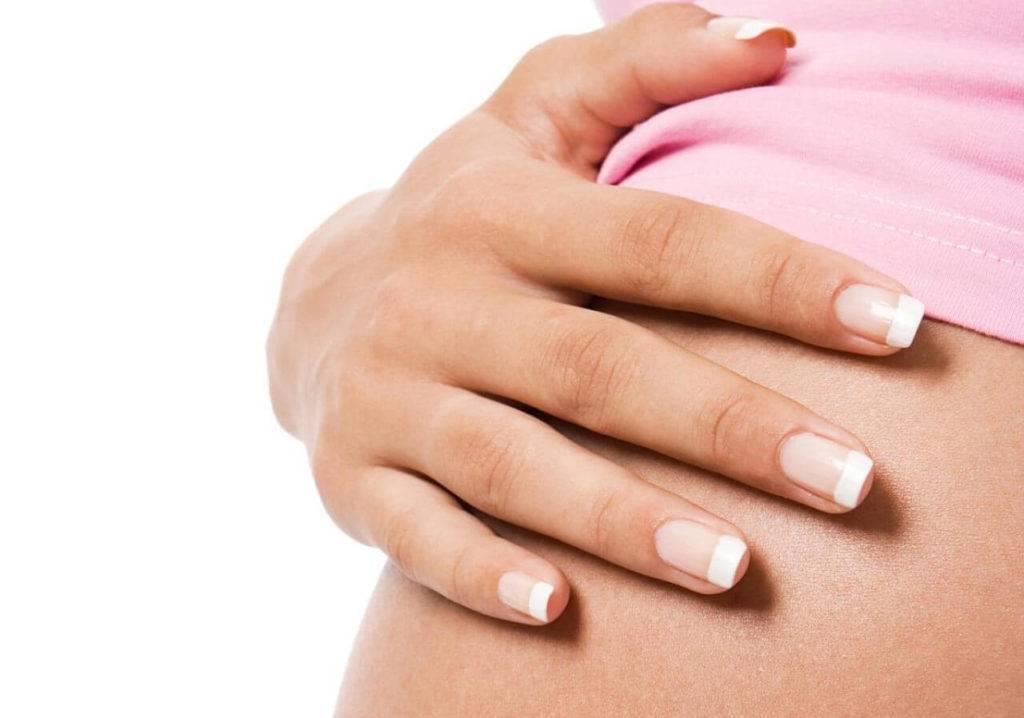 Можно ли беременным наращивать ногти: противопоказания и последствия процедуры