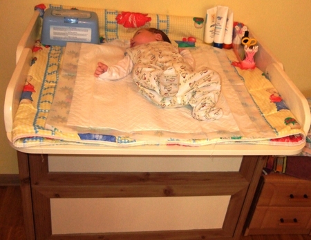 Как сделать пеленальный столик своими руками? 43 фото модели столиков из комода для новорожденных