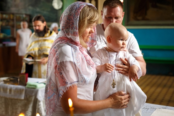 Можно ли крестить ребенка без присутствия крестных родителей, обязательные правила