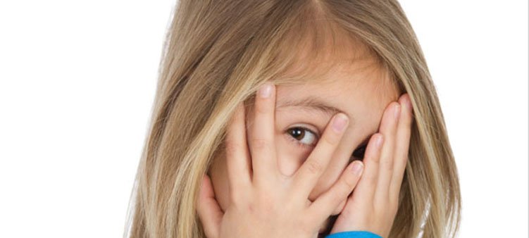 Застенчивый ребёнок, причины — как побороть стеснительность и робкость детей