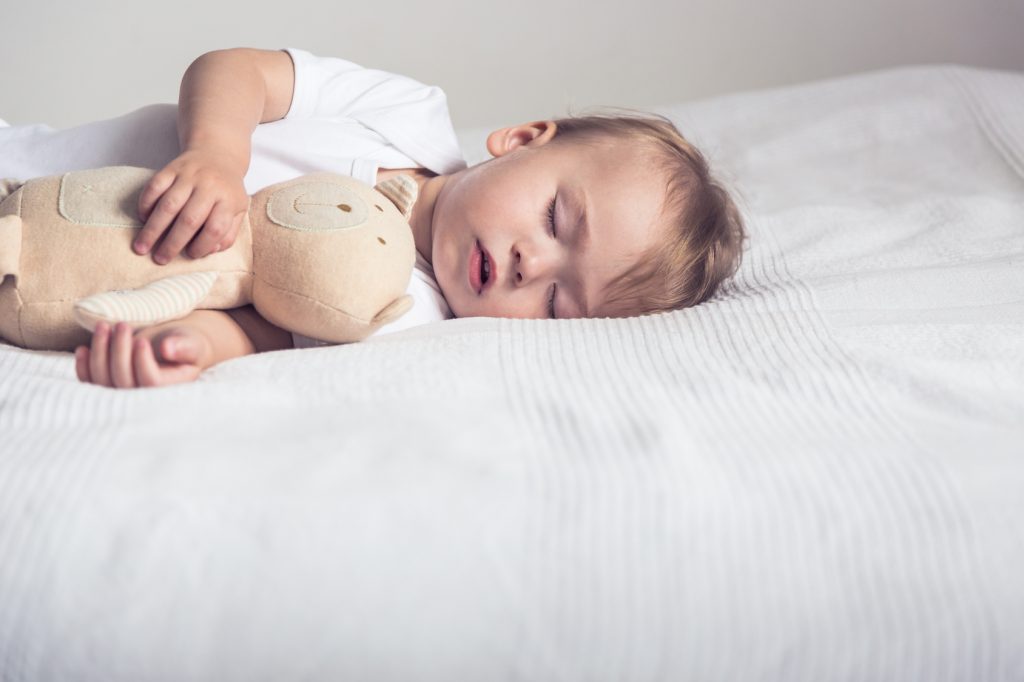 Сон новорожденного: как помочь ребенку и молодой маме наладить важный процесс | super.ua