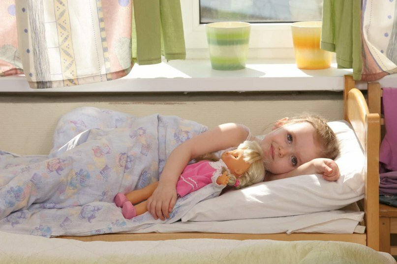 Как уложить ребенка спать: эффективные приемы, секреты и хитрости