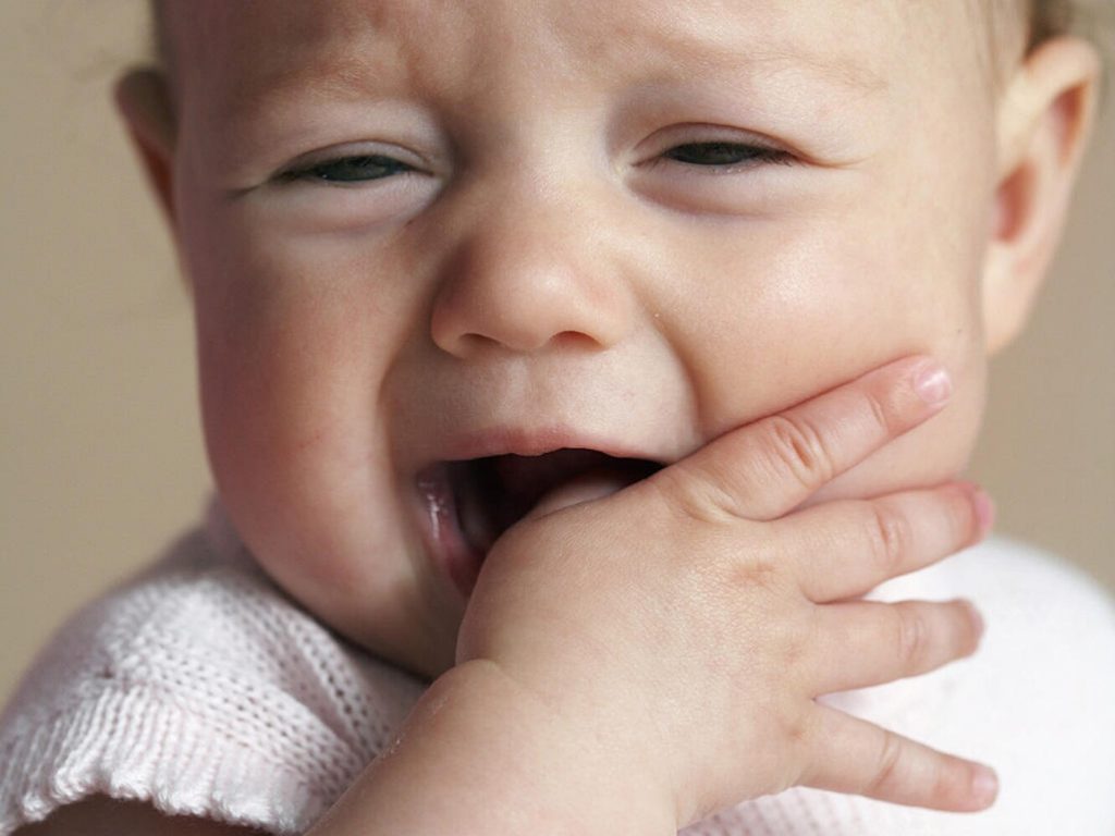 Фото прорезывания зубов у младенцев