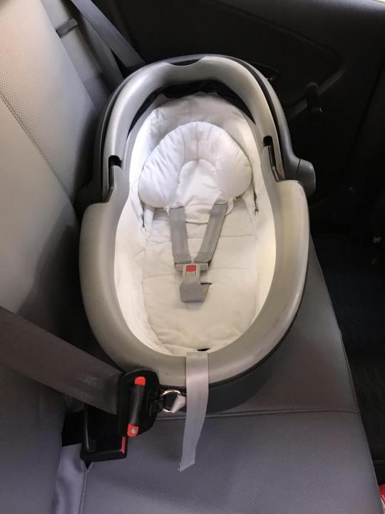 Автолюльки romer: характеристики моделей britax и baby safe sleeper, особенности установки моделей для новорожденных