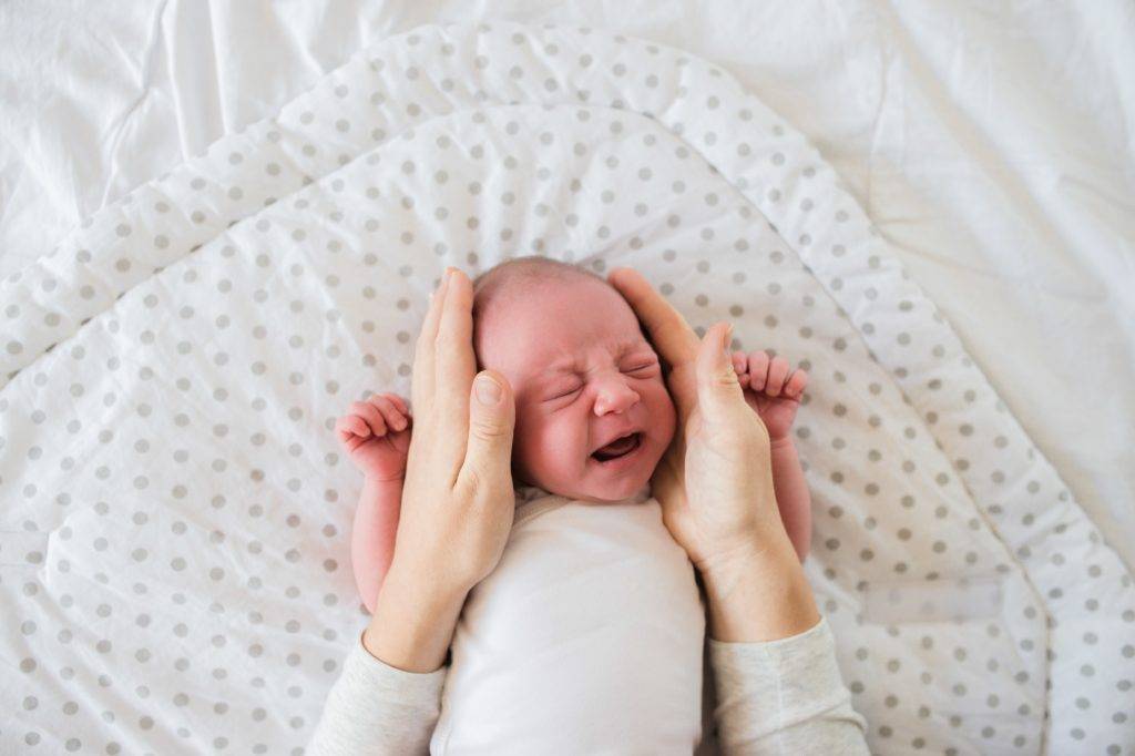Новорожденный не спит весь день, причины плохого сна грудничка