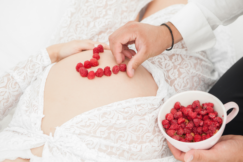 Польза и вред малины при беременности
