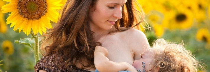 Почему летом нельзя бросать грудное вскармливание, отучать ребенка от груди