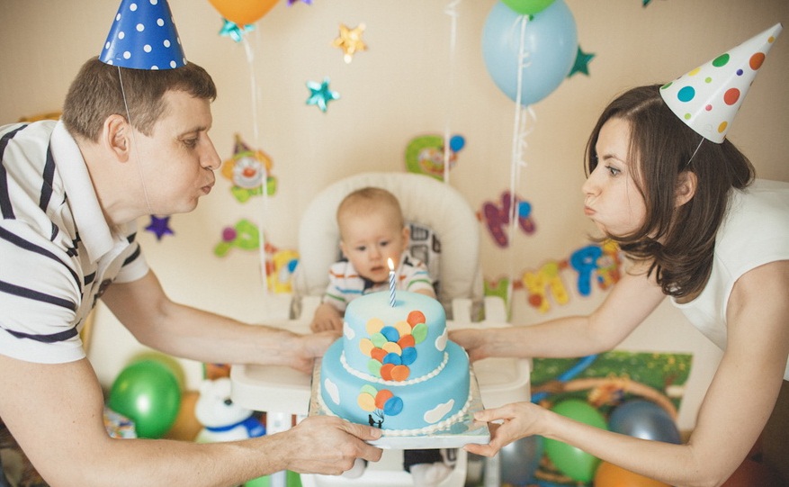 Сценарии день рождения ребенка 1 год. как провести первый день рождения девочки мальчика