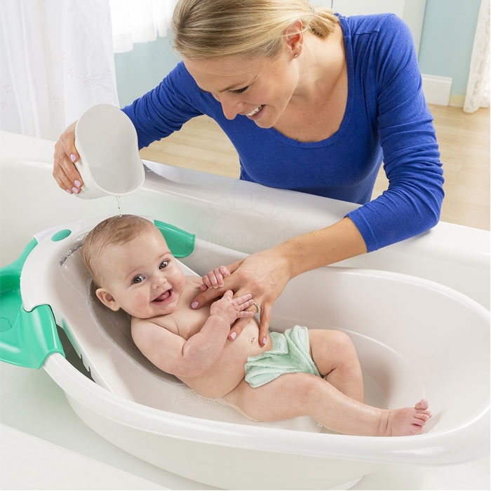 Как выбрать ванночку для купания новорожденного