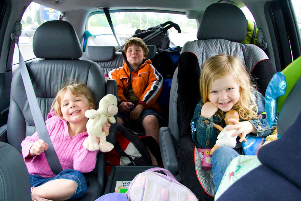 Как развлечь ребенка в автомобиле | бебинка