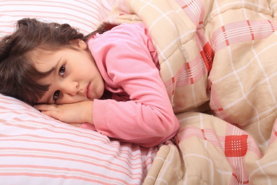 Ребенок не спит ночью и днем – как решить проблему