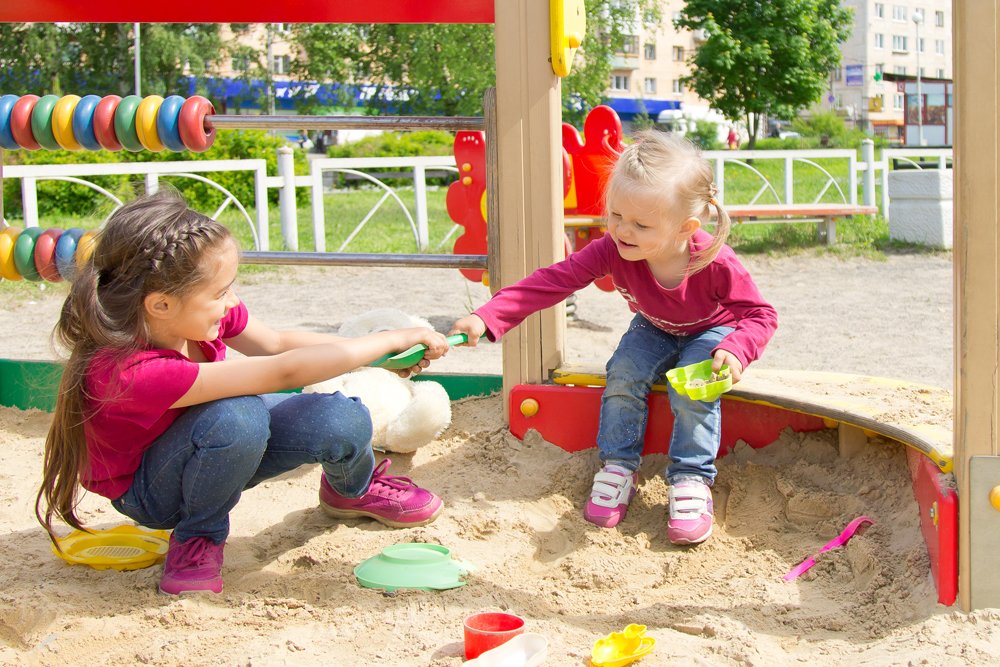Конфликты на детской площадке: как помочь своему ребенку - parents.ru
