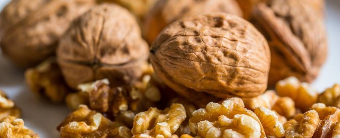 Орехи при грудном вскармливании: какие можно