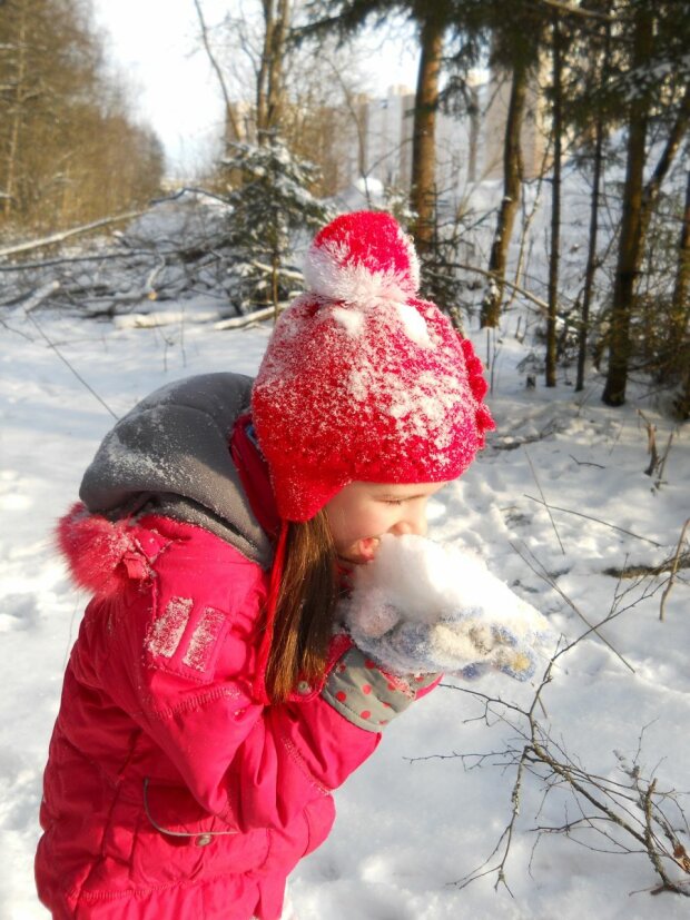 Как отучить ребенка есть снег. что делать, если ребенок ест снег в садике