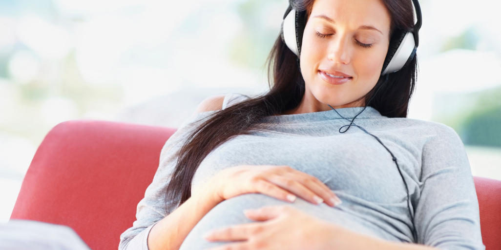 Внутриутробное развитие плода. слушаем музыку во время беременности!