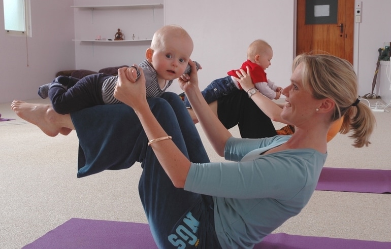 Гимнастика для новорожденных — комплекс упражнений