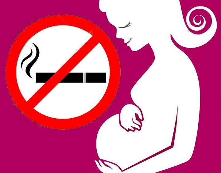 Можно ли курить кормящей маме: опасности и последствия