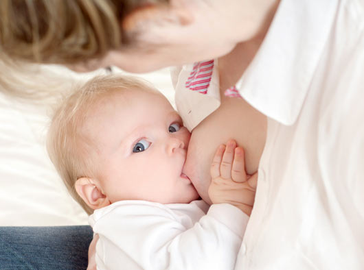 Малыш отказывается от груди. что делать? отказ ребенка от грудного вскармливания