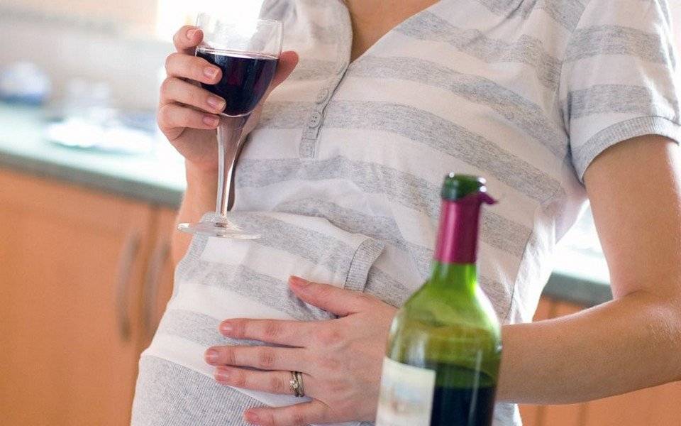 Шампанское во время беременности — польза и вред