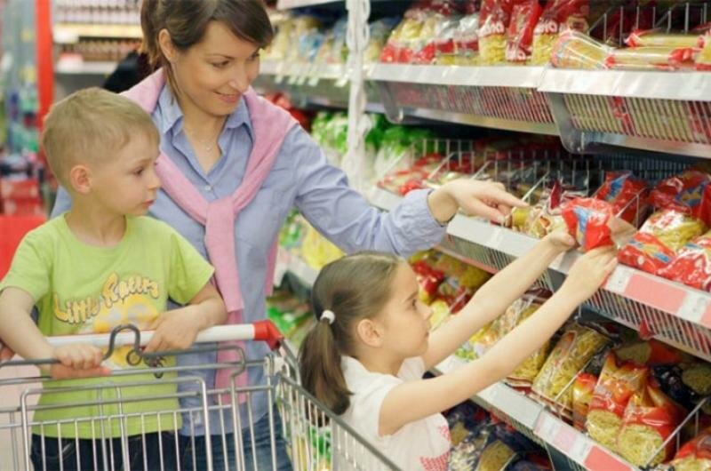 Как научить ребенка делать покупки и когда можно давать детям деньги