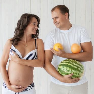 Можно ли беременным арбуз на поздних сроках? :: syl.ru