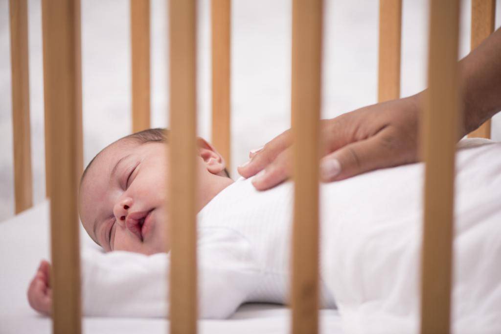 Как уложить ребенка спать быстро днем или ночью