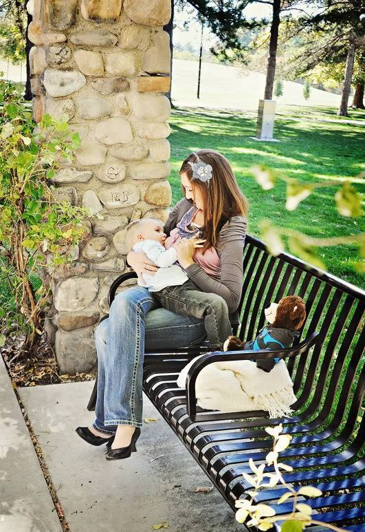 Как организовать грудное вскармливание вне дома: на прогулке, в кафе, в автомобиле. как кормить ребенка грудью в общественном месте