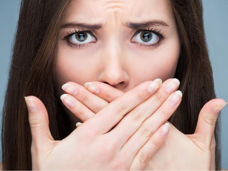 Боремся с пятью основными причинами неприятного запаха изо рта у ребёнка