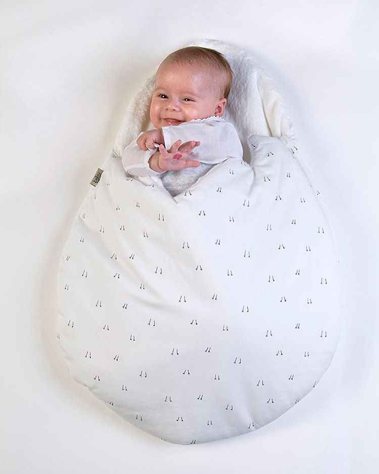 Мешок для сна для новорожденных: плюсы, способ использования