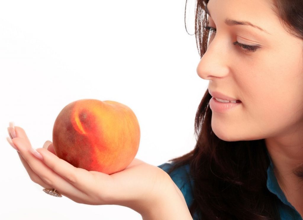 Персики при беременности: можно ли и чем полезны?