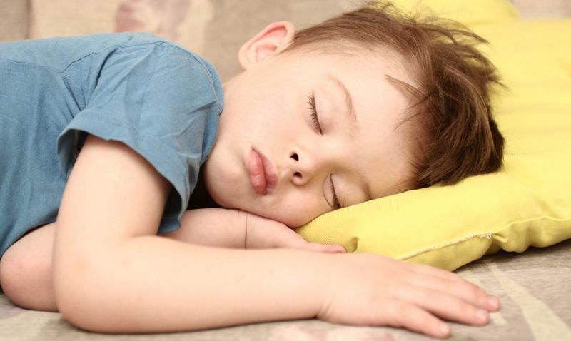 О чем говорит плохой ночной сон ребенка 8 месяцев?