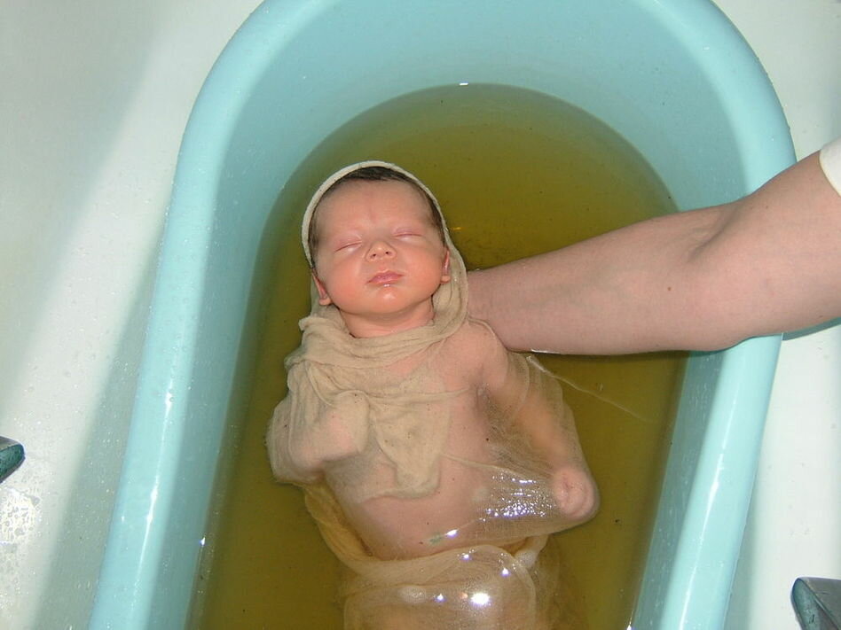Можно ли принимать ванну вместе с ребенком до года