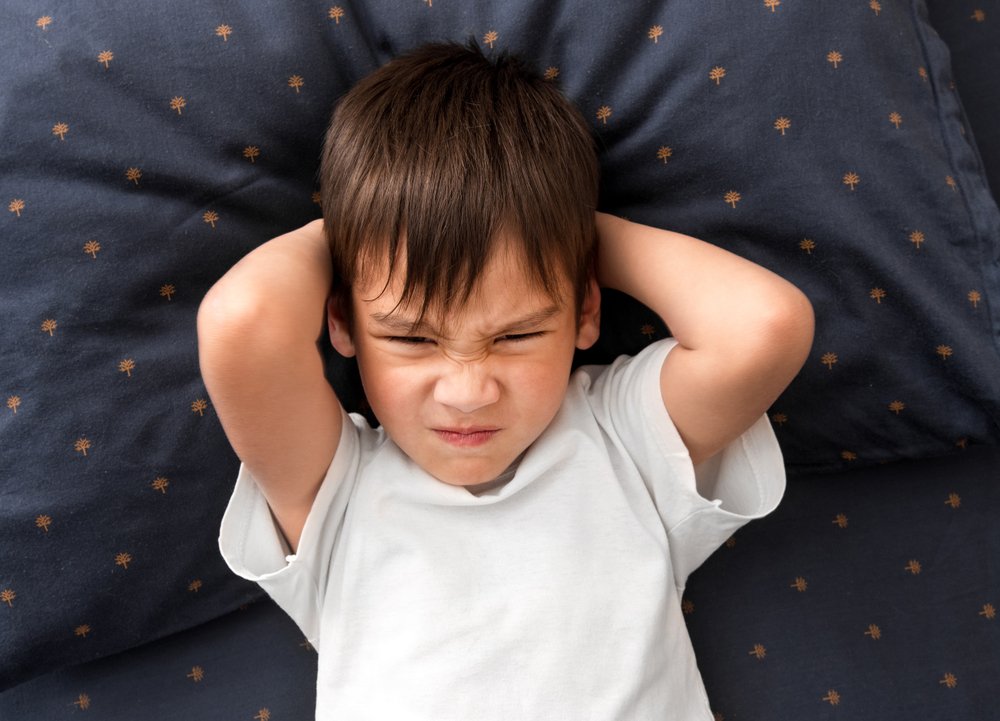 Что делать, если ребенок просыпается каждую ночь с истерикой