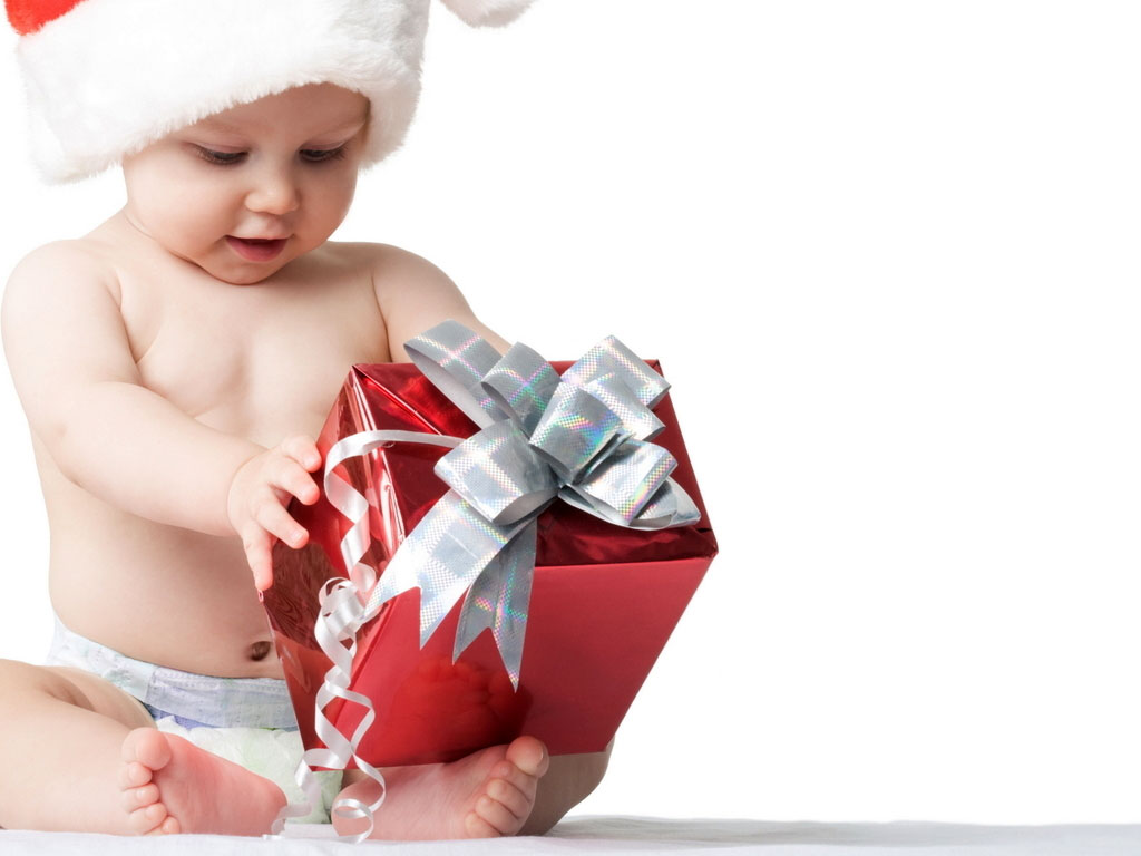 Прежде чем покупать подарок ребенку, стоит задуматься: психолог рассказала о правиле четырех даров и дала советы родителям