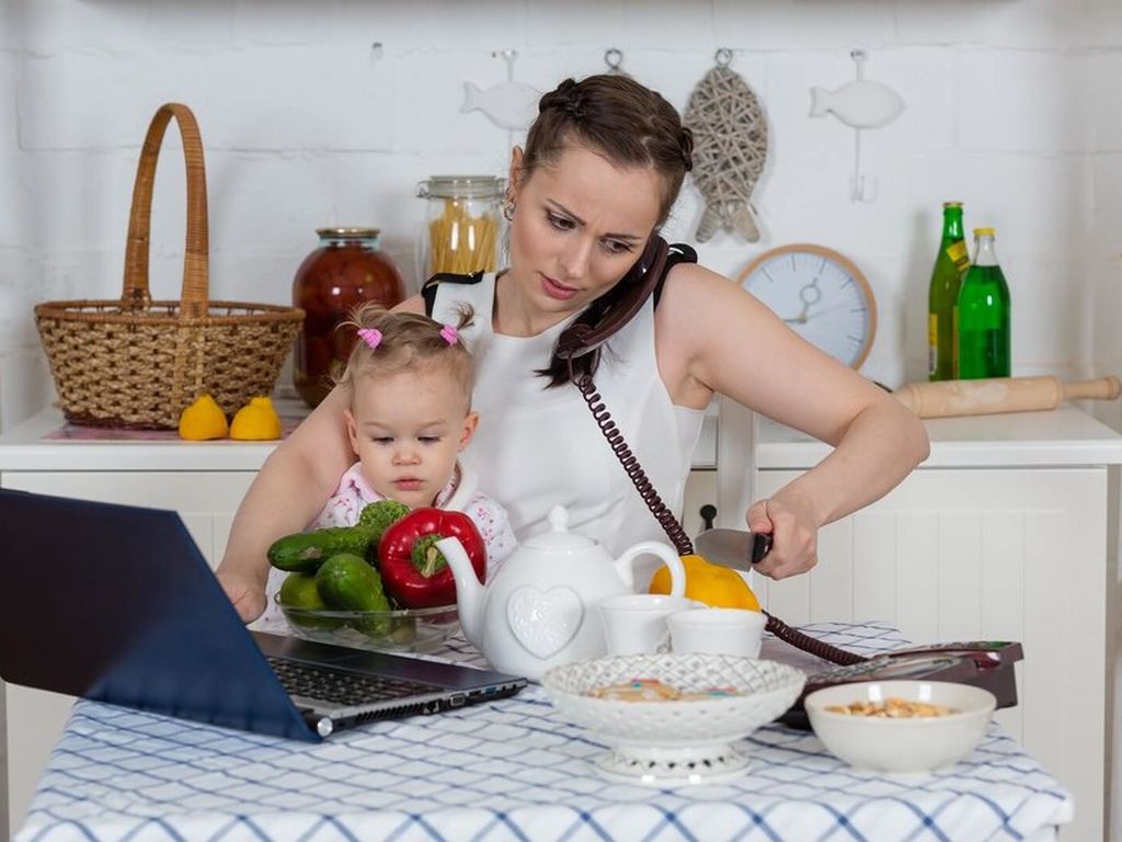 Как заработать мамам в декрете: самые эффективные и доступные способы