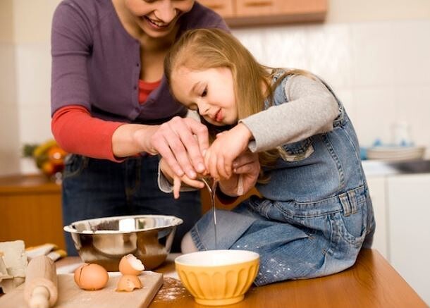 Ребенок до года на кухне и в ванной: правила безопасности. безопасность на кухне несчастные случаи при готовке