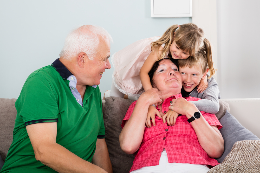 Воспитание детей бабушками и дедушками: двойная доза родительской любви