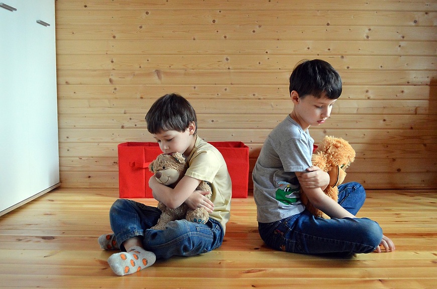 Почему дети ломают игрушки и как при этом вести себя родителям - детская психология