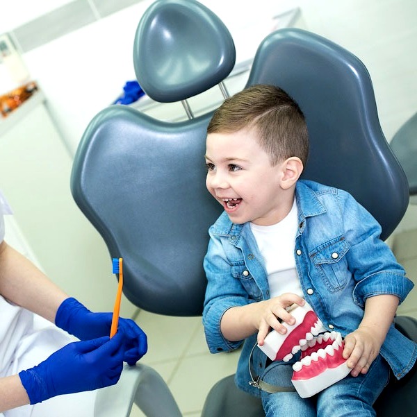 Как организовать визит ребенка к стоматологу
