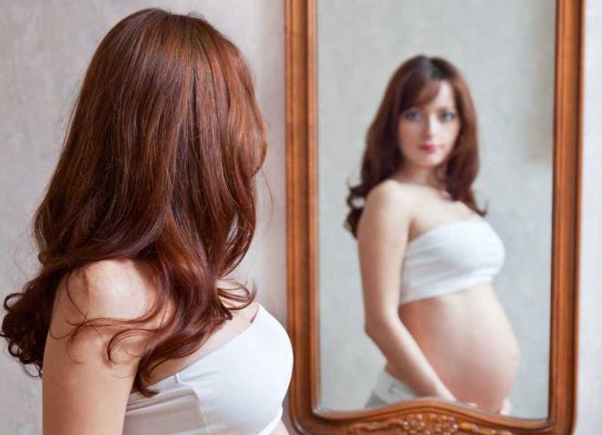 Можно ли красить волосы во время беременности: мнение врачей