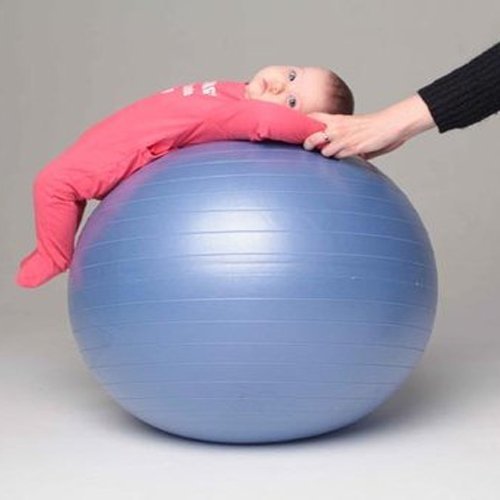 Как выбрать фитбол для грудничков: какой лучше, размер мяча