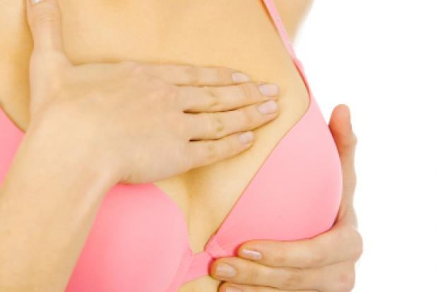 Когда начинает болеть грудь при беременности: когда набухает и как болит грудь, на какой день беременности набухают молочные железы