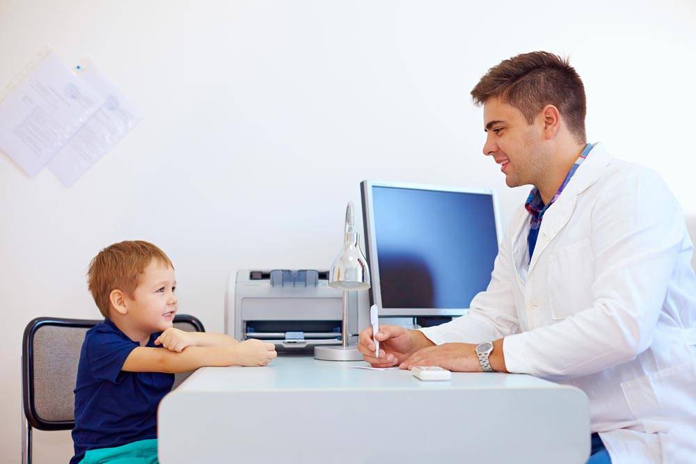 Видео-консультация врача-педиатра: Почему ребёнок не ползает