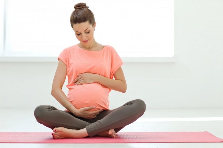 Йога для беременных: польза и противопоказания