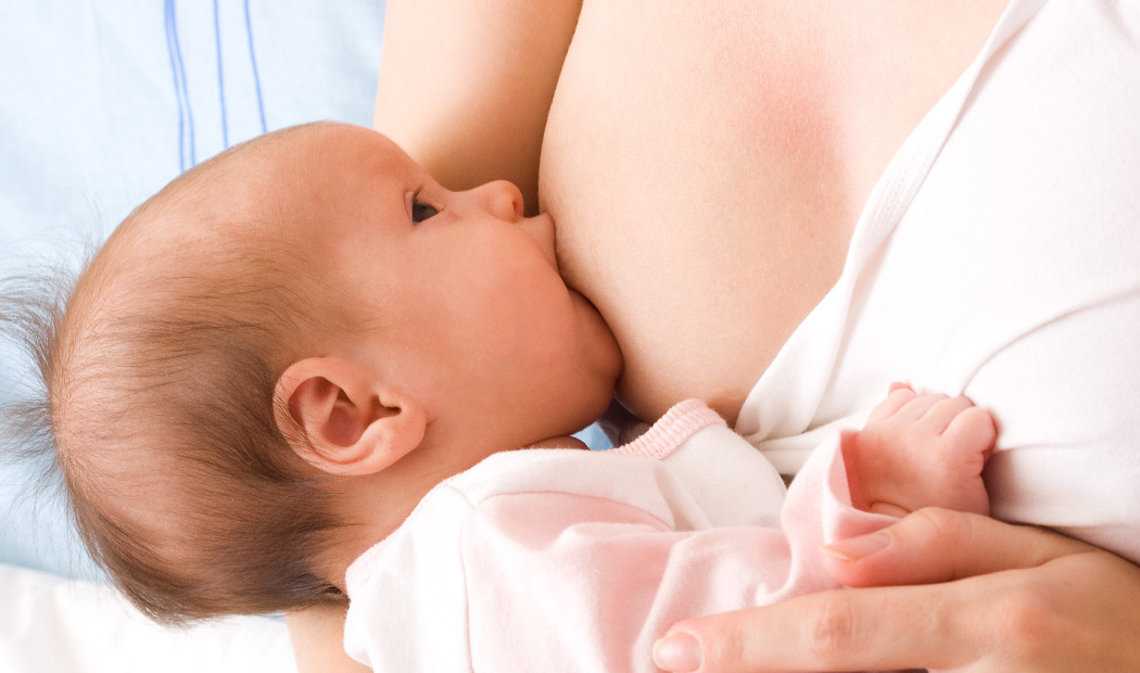 Выделения из груди (сосков) при беременности и кормлении: причины возникновения