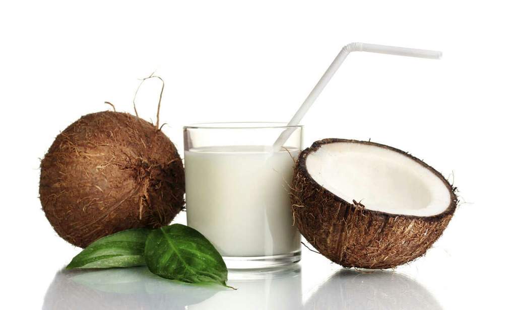 Кокос при гв, молоко и масло из него: можно ли употреблять, нормы и противопоказания
